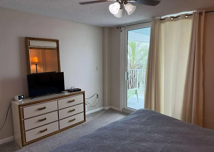 Waterfront With Indoor & Outdoor Pools Bbq Apartment