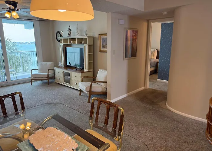 Waterfront With Indoor & Outdoor Pools Bbq
