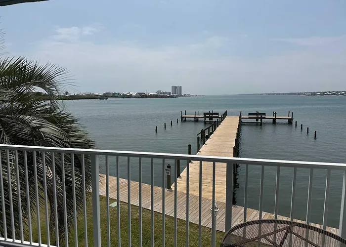 Waterfront With Indoor & Outdoor Pools Bbq *