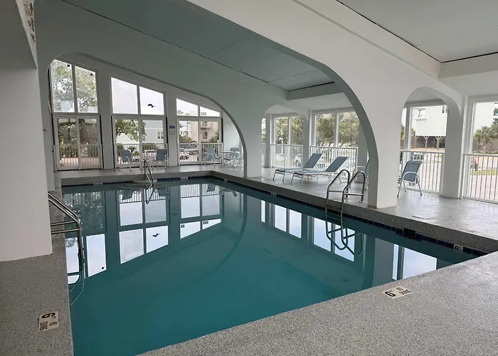 Waterfront With Indoor & Outdoor Pools Bbq * Gulf Shores
