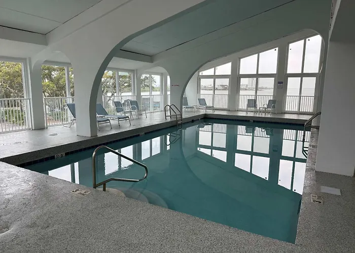 Apartment Waterfront With Indoor & Outdoor Pools Bbq Gulf Shores